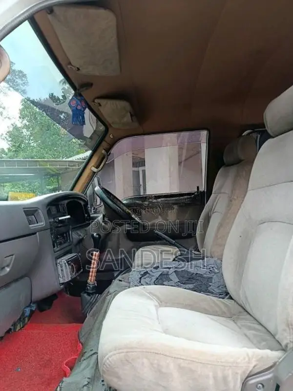 Nissan Caravan 1993 Van (Used)