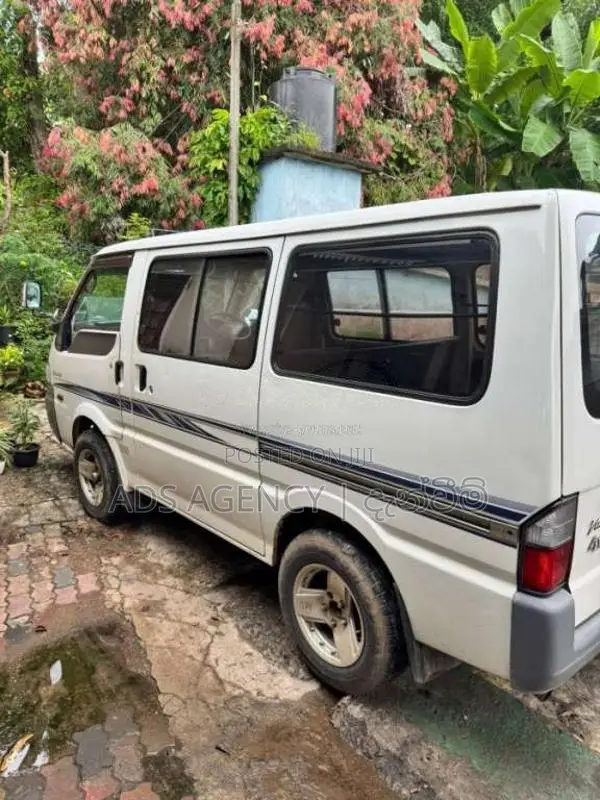 Nissan Vanette 2011 Van (Used)