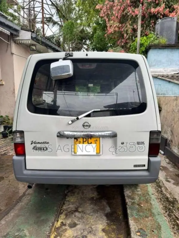 Nissan Vanette 2011 Van (Used)