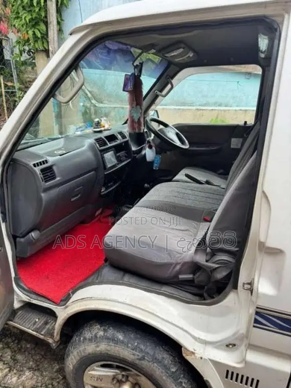 Nissan Vanette 2011 Van (Used)