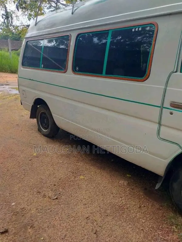 Nissan Caravan 1987 Van (Used)