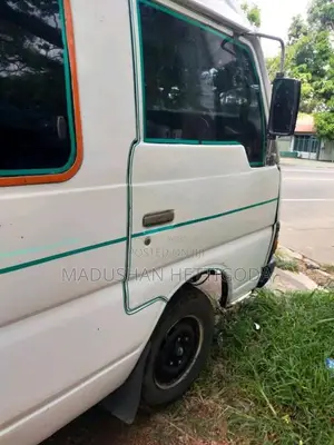 Nissan Caravan 1987 Van (Used)