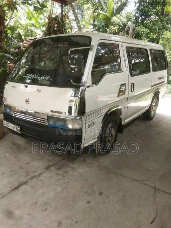 Nissan Caravan 2003 Van (Used)