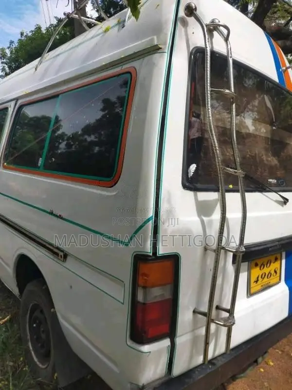 Nissan Caravan 1987 Van (Used)