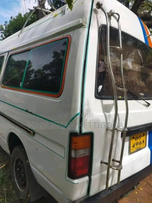 Nissan Caravan 1987 Van (Used)