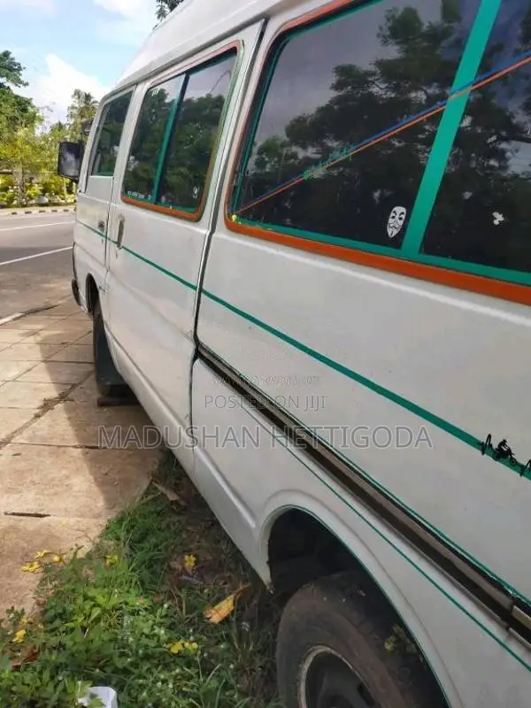Nissan Caravan 1987 Van (Used)
