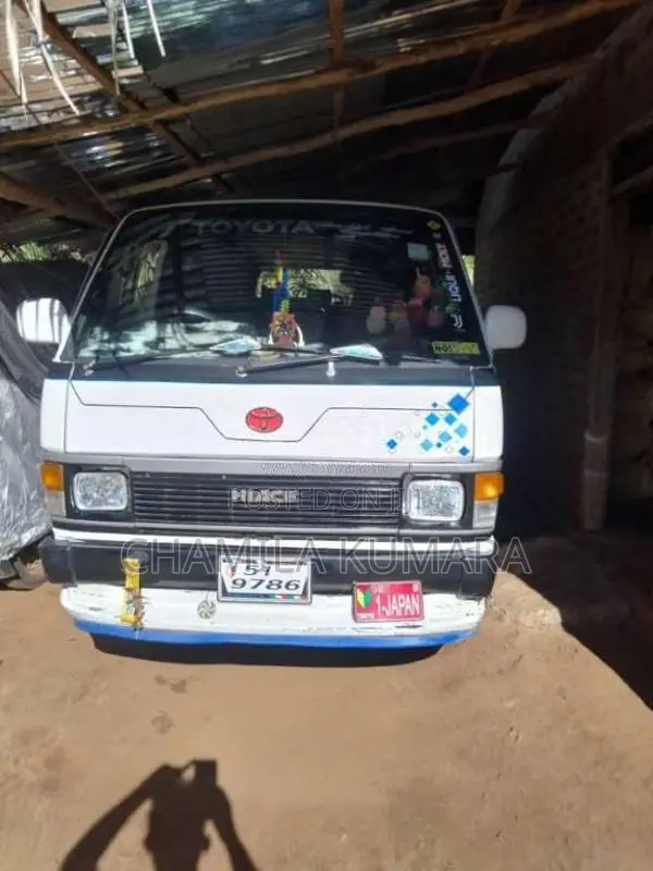 Toyota Shell 1987 Van (Used)