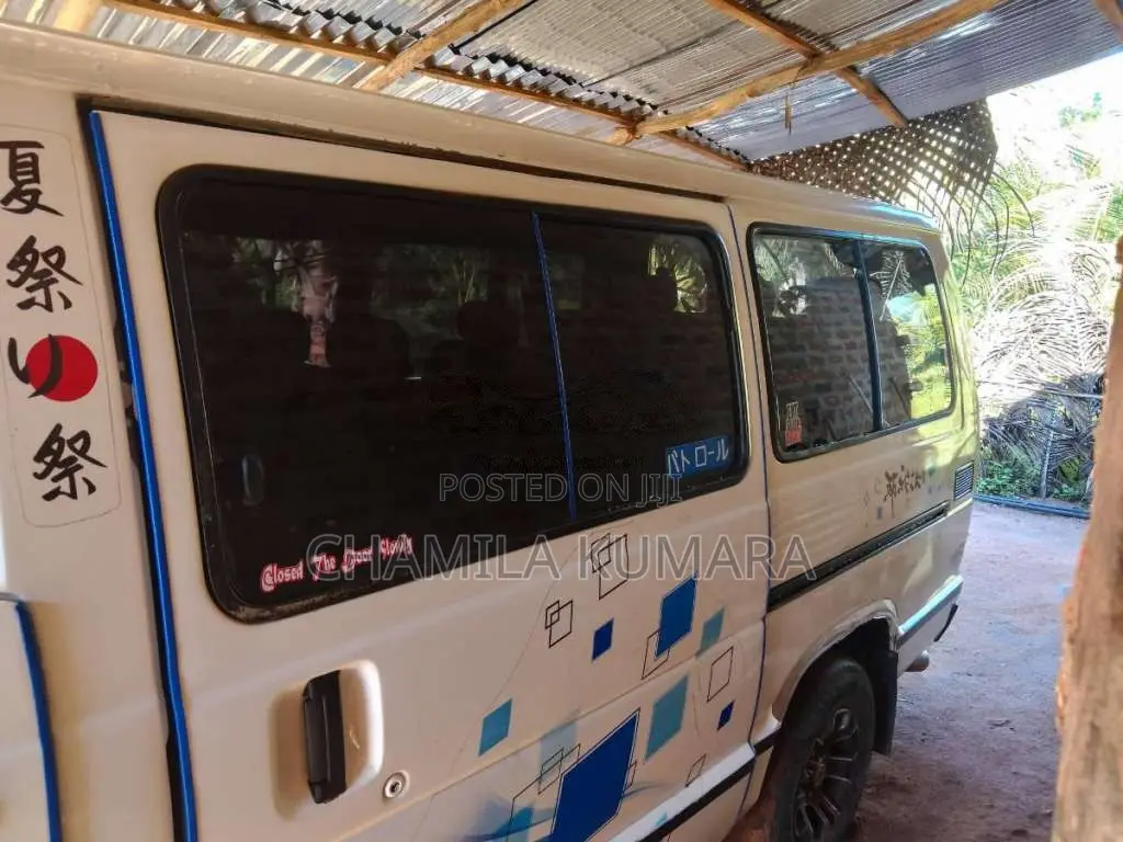 Toyota Shell 1987 Van (Used)