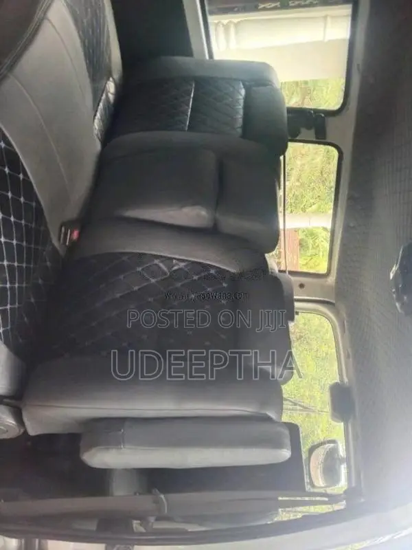 Nissan Vanette 2000 Van (Used)