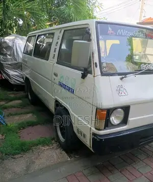 Mitsubishi L300 1985 Van (Used)