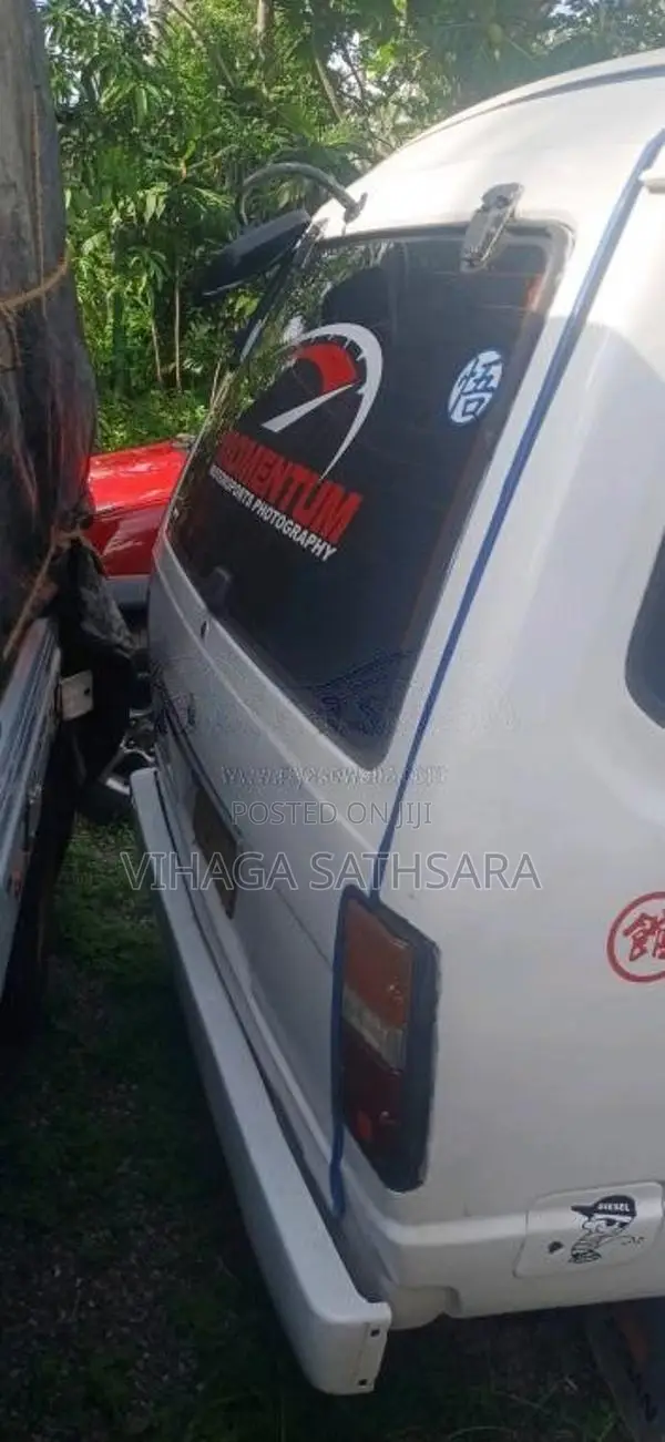 Nissan Largo 1992 Van (Used)