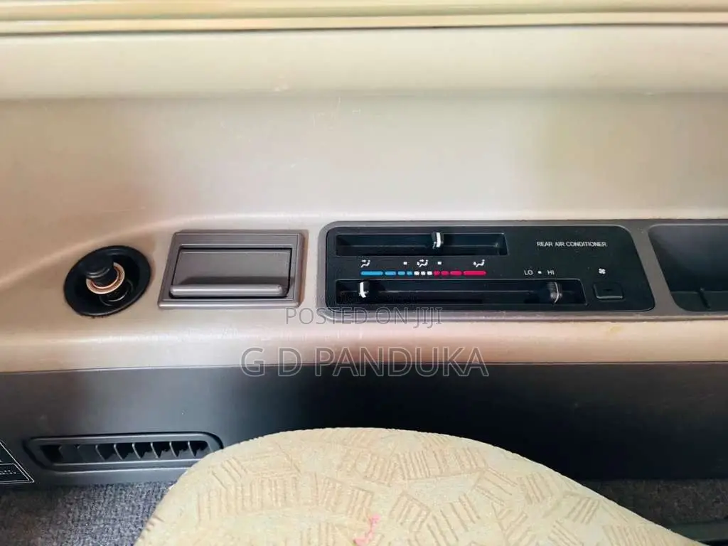Toyota Noah KR42 2007 Van (Used)