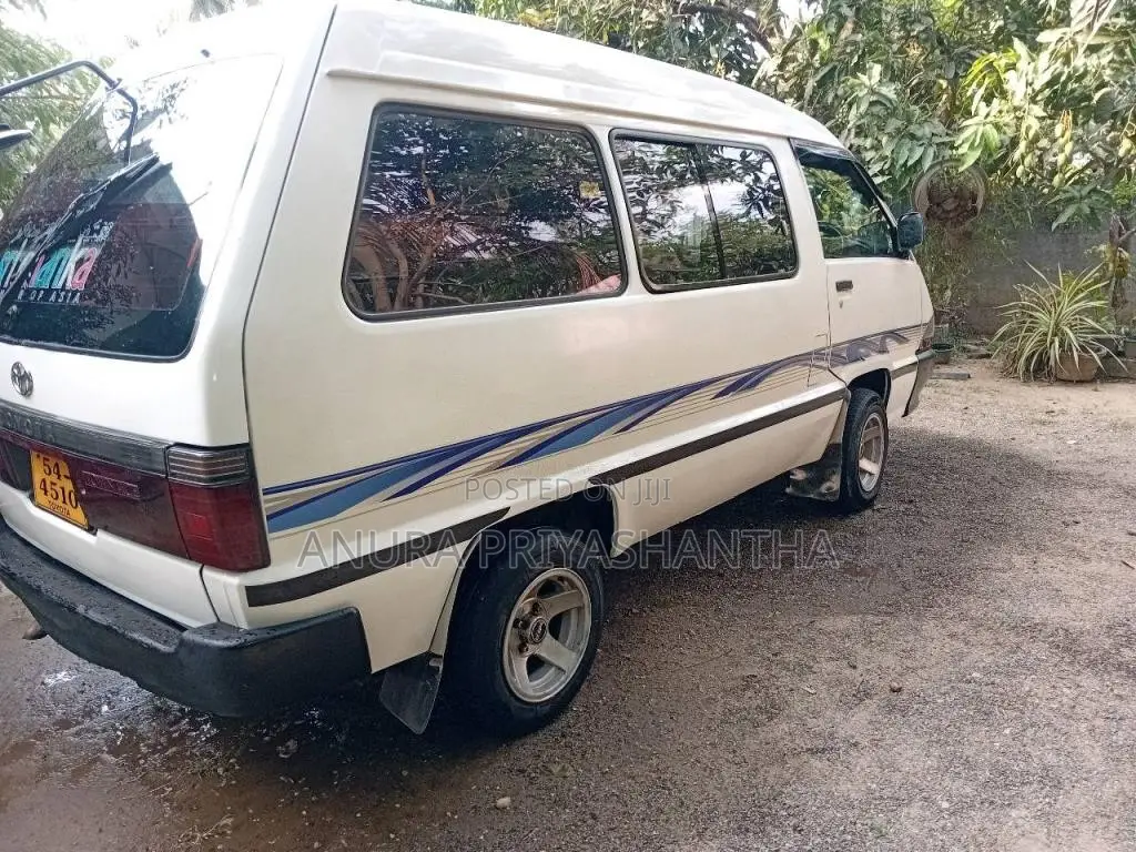 Toyota Toyota 1989 Van (Used)