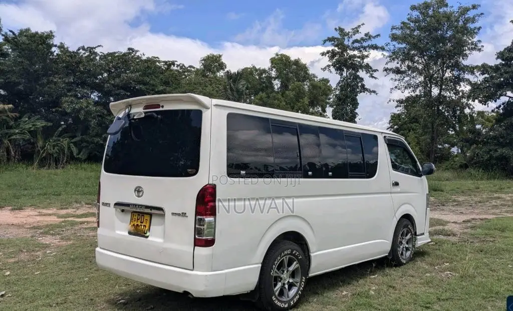 Toyota KDH 2008 Van (Used)
