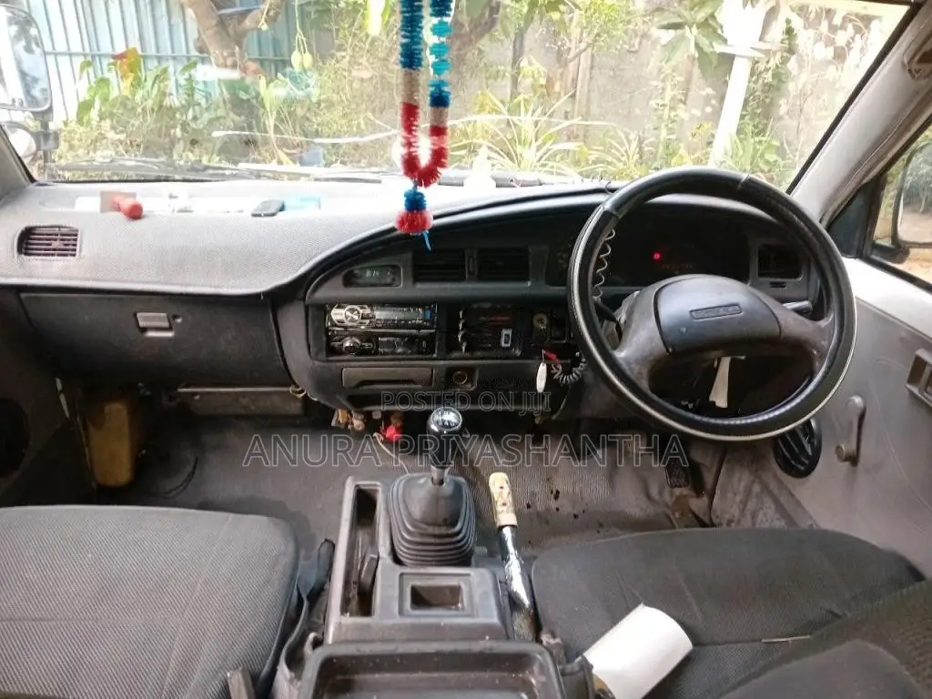 Toyota Toyota 1989 Van (Used)