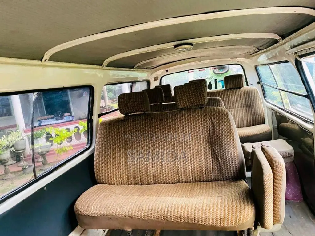 Toyota LH30 1985 Van (Used)