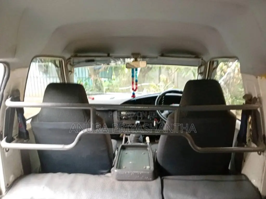 Toyota Toyota 1989 Van (Used)