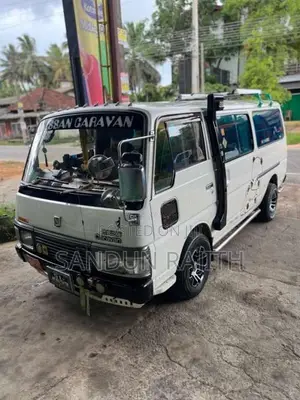 Nissan Caravan 1985 Van (Used)