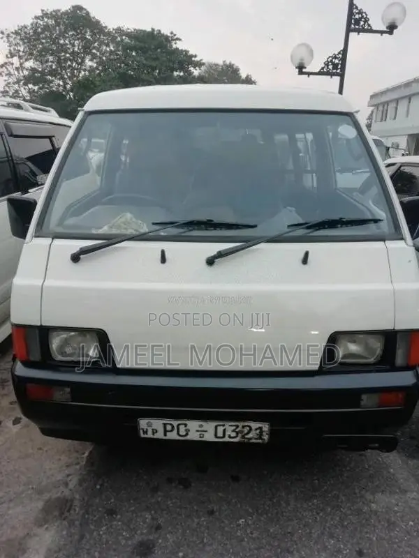 Mitsubishi P15 2010 Van (Used)
