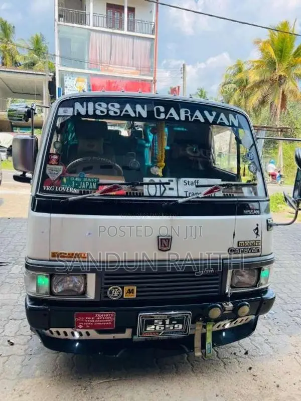Nissan Caravan 1985 Van (Used)
