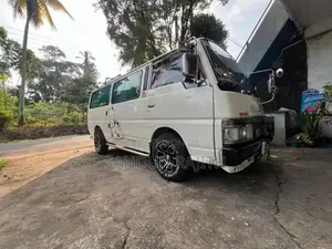 Nissan Caravan 1985 Van (Used)