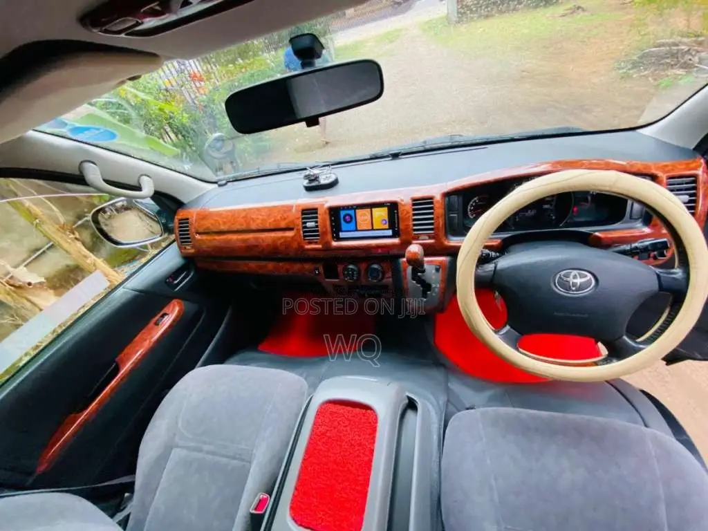 Toyota KDH 200 Super Gl 2007 Van (Used)