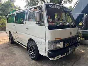 Nissan Caravan 1985 Van (Used)
