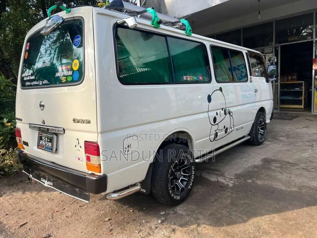 Nissan Caravan 1985 Van (Used)