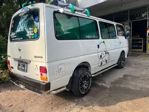 Nissan Caravan 1985 Van (Used)