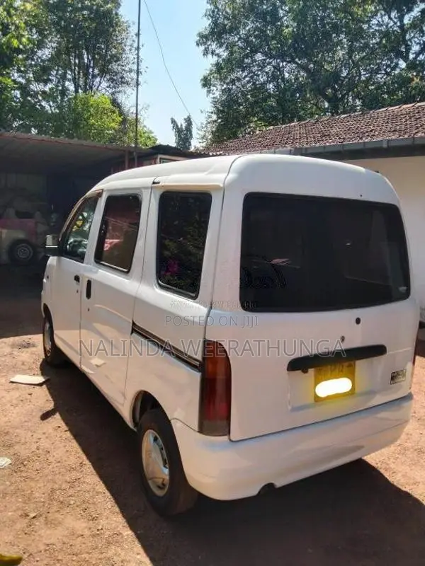 Daihatsu Hijet S200 2000 Van (Used)