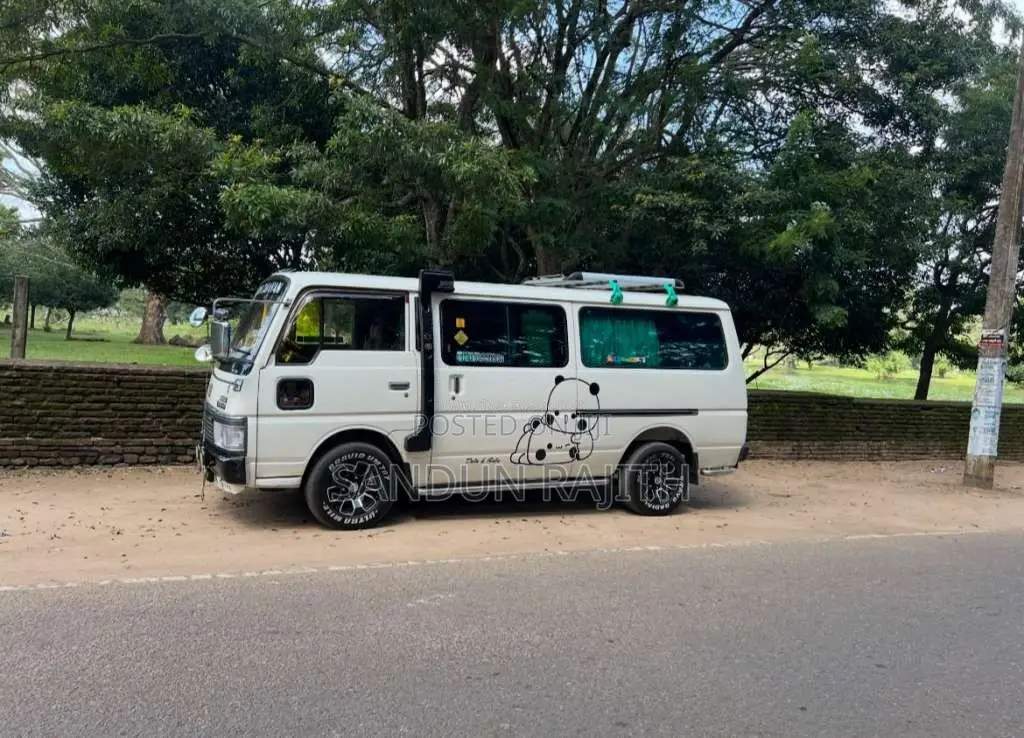 Nissan Caravan 1985 Van (Used)