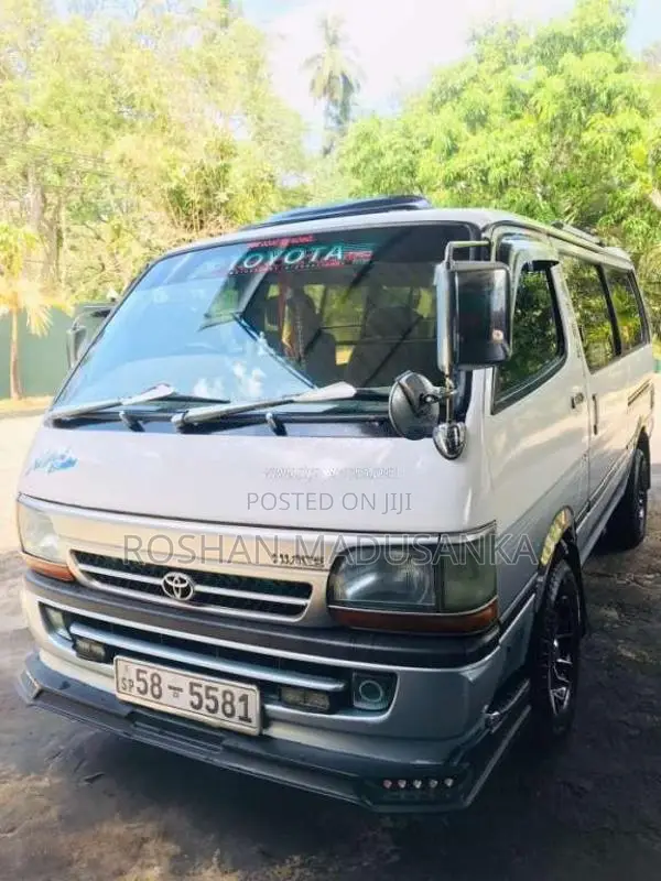 Toyota Dolphin 1992 Van (Used)