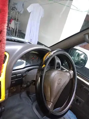 Nissan Serena 2001 Van (Used)