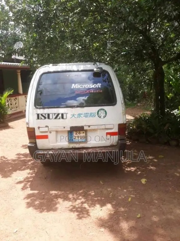 Isuzu Fargo 1983 Van (Used)