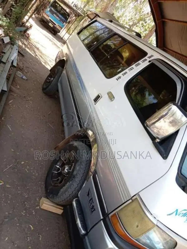 Toyota Dolphin 1992 Van (Used)