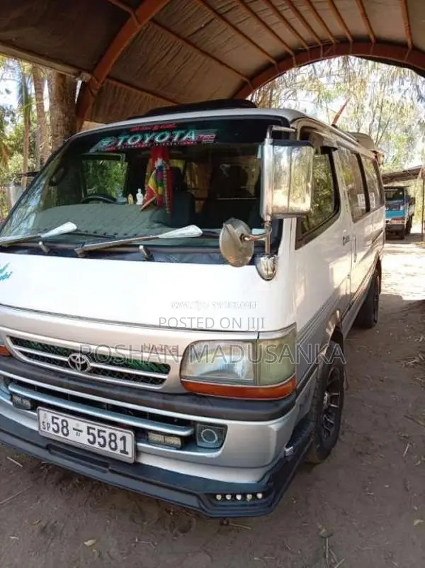 Toyota Dolphin 1992 Van (Used)