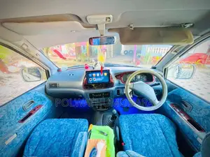 Toyota Noah 2000 Van (Used)