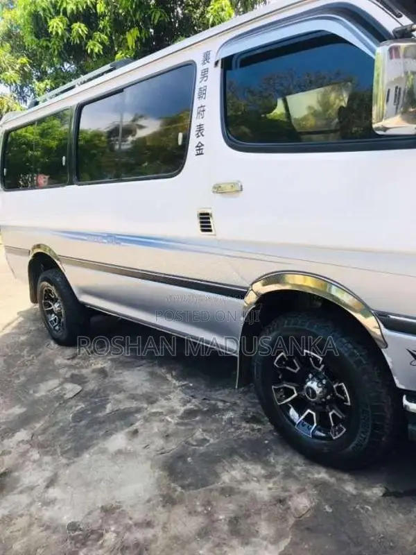 Toyota Dolphin 1992 Van (Used)
