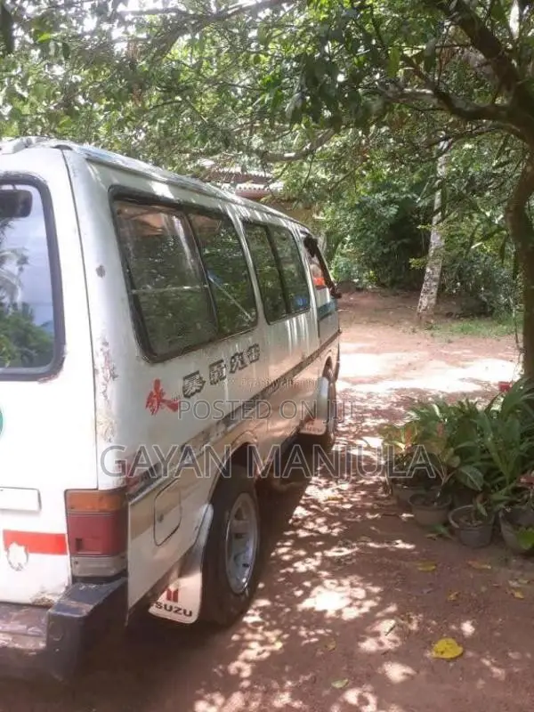 Isuzu Fargo 1983 Van (Used)
