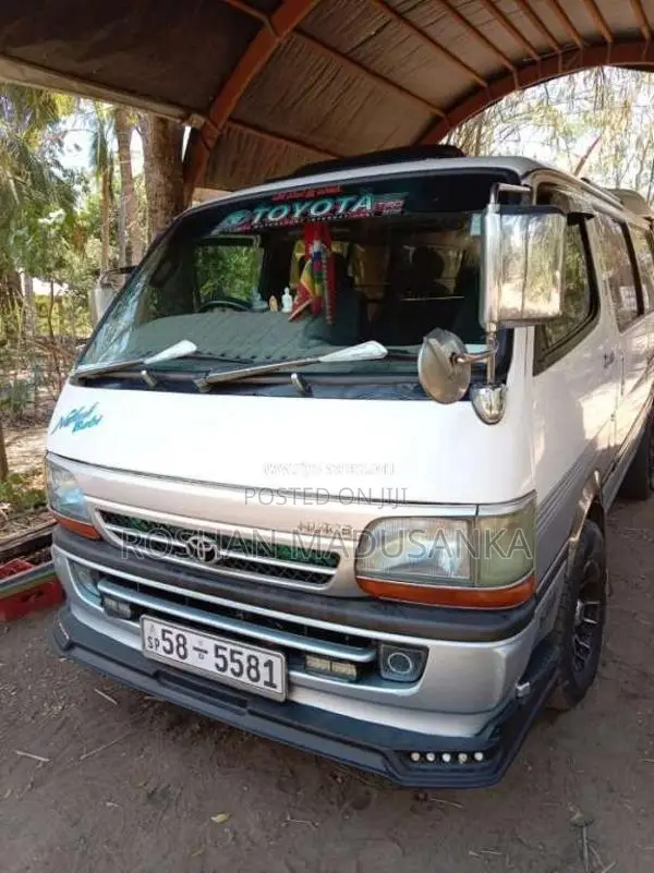 Toyota Dolphin 1992 Van (Used)
