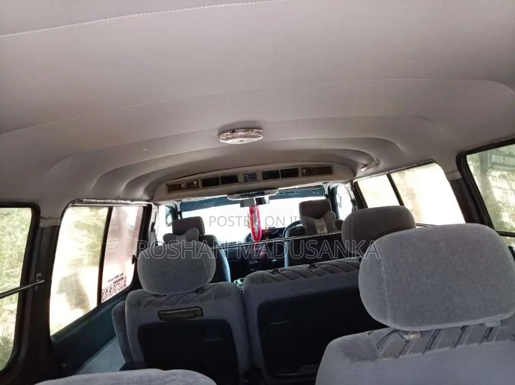 Toyota Dolphin 1992 Van (Used)