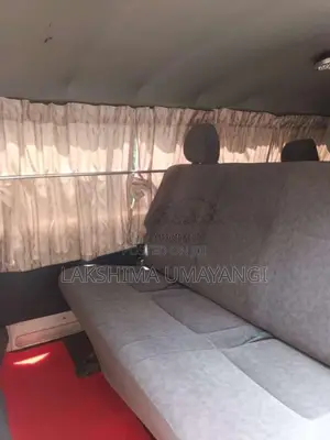 Toyota Dolphin 113 Long 1992 Van (Used)