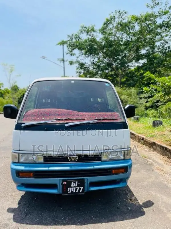 Nissan Caravan 1986 Van (Used)