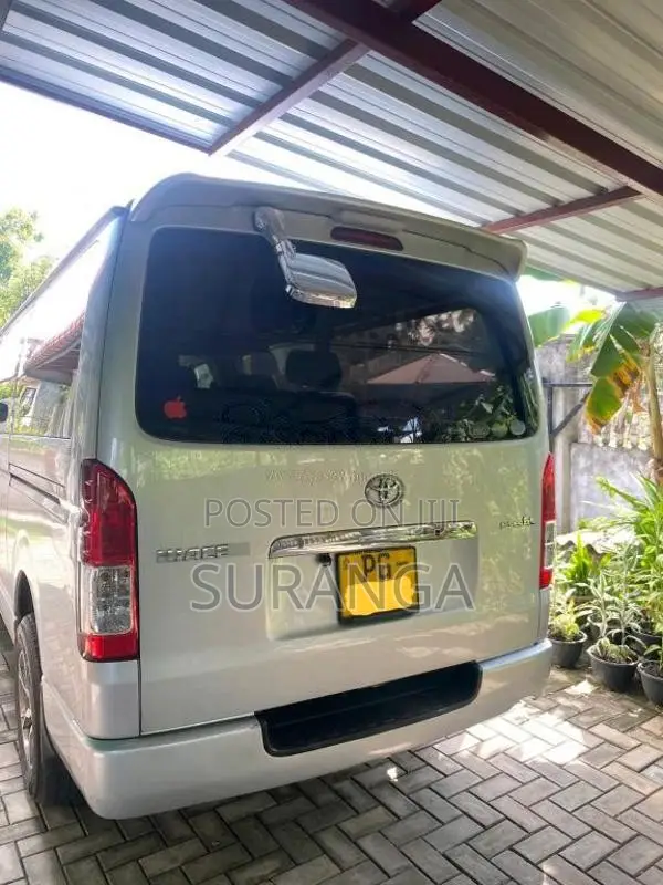 Toyota KDH 2015 Van (Used)