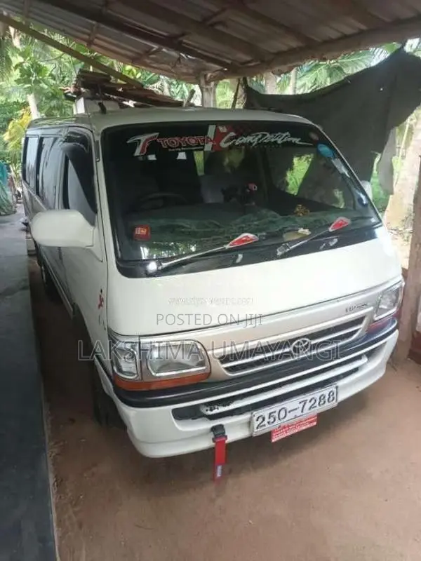 Toyota Dolphin 113 Long 1992 Van (Used)