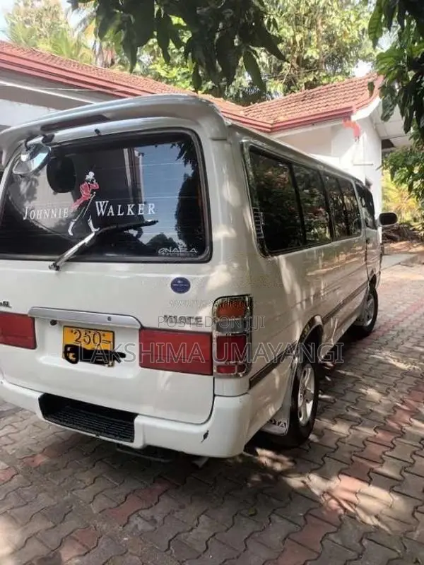 Toyota Dolphin 113 Long 1992 Van (Used)