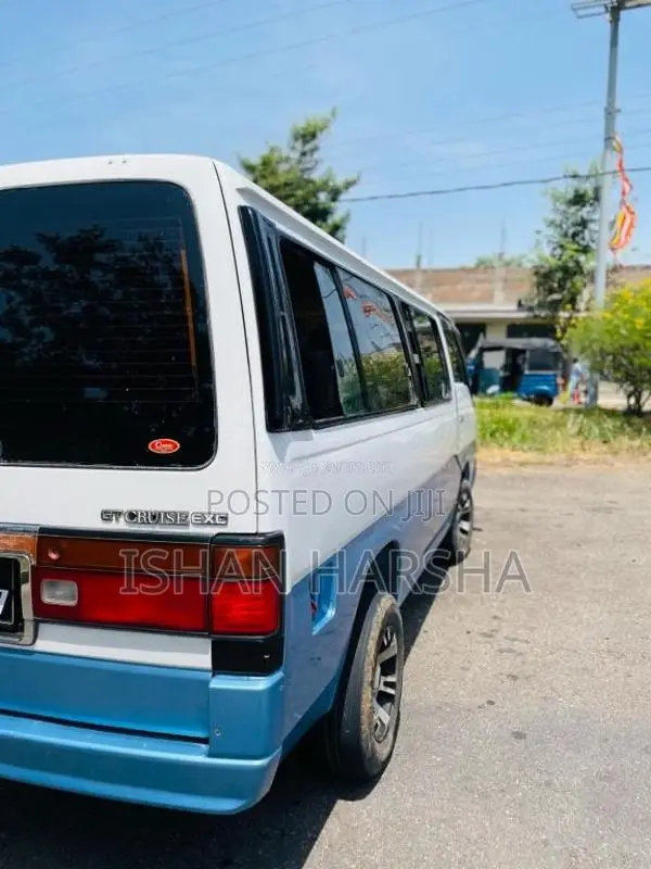 Nissan Caravan 1986 Van (Used)
