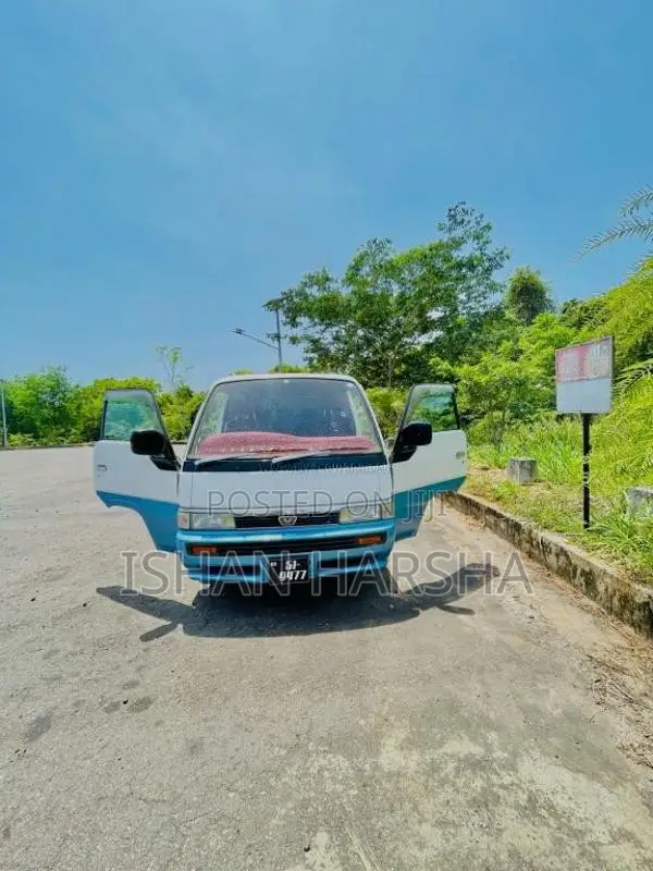 Nissan Caravan 1986 Van (Used)