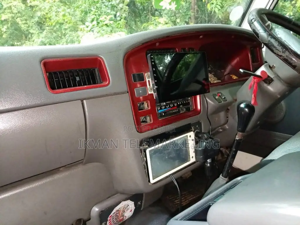 Nissan Caravan 1996 Van (Used)