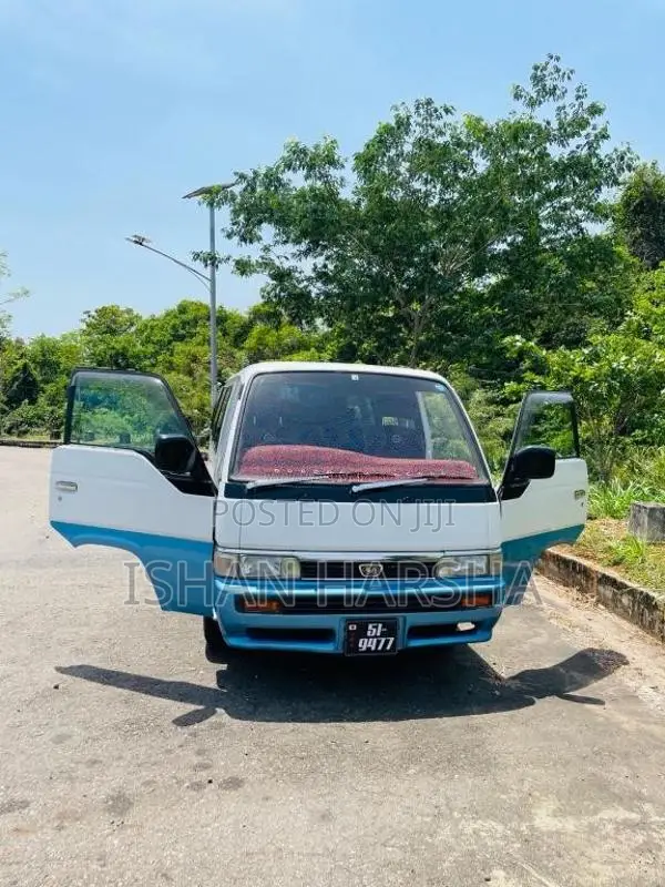 Nissan Caravan 1986 Van (Used)
